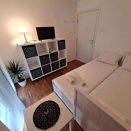 Apartmani Lovre I Zara Kültér fotó