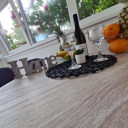 Apartmani Lovre I Zara Kültér fotó