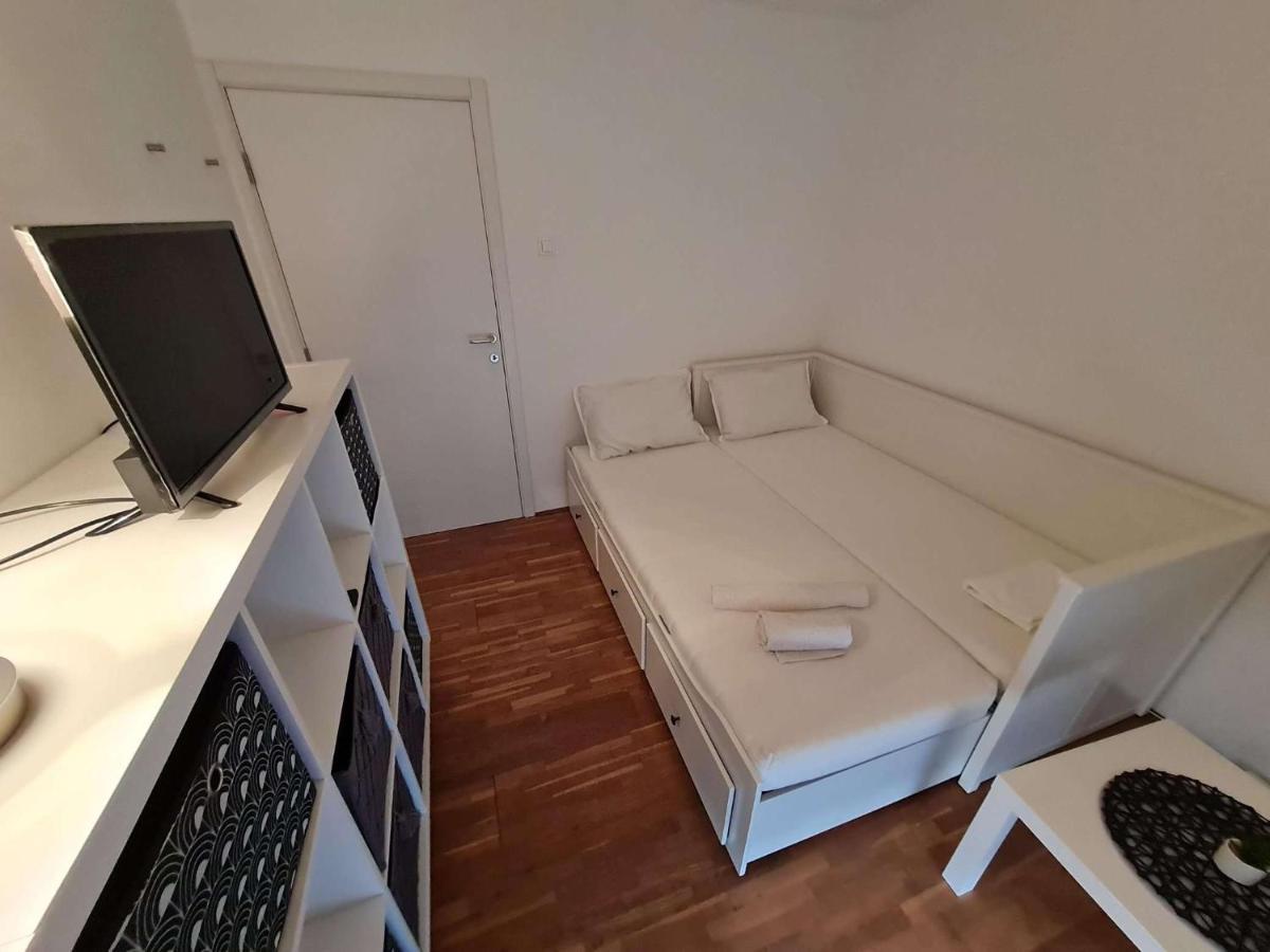 Apartmani Lovre I Zara Kültér fotó
