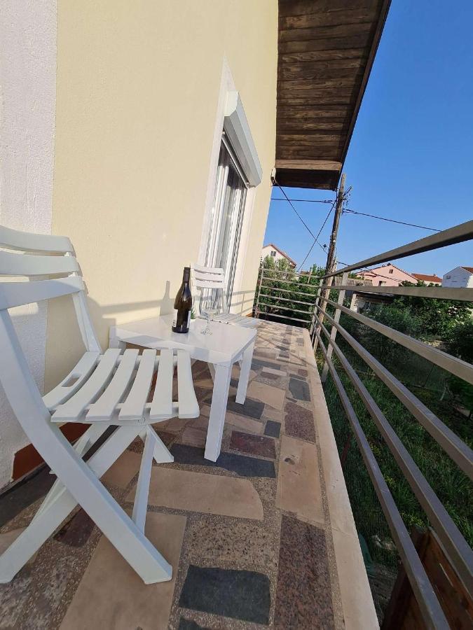 Apartmani Lovre I Zara Kültér fotó
