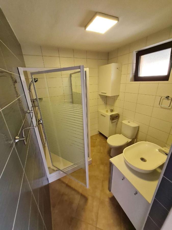 Apartmani Lovre I Zara Kültér fotó