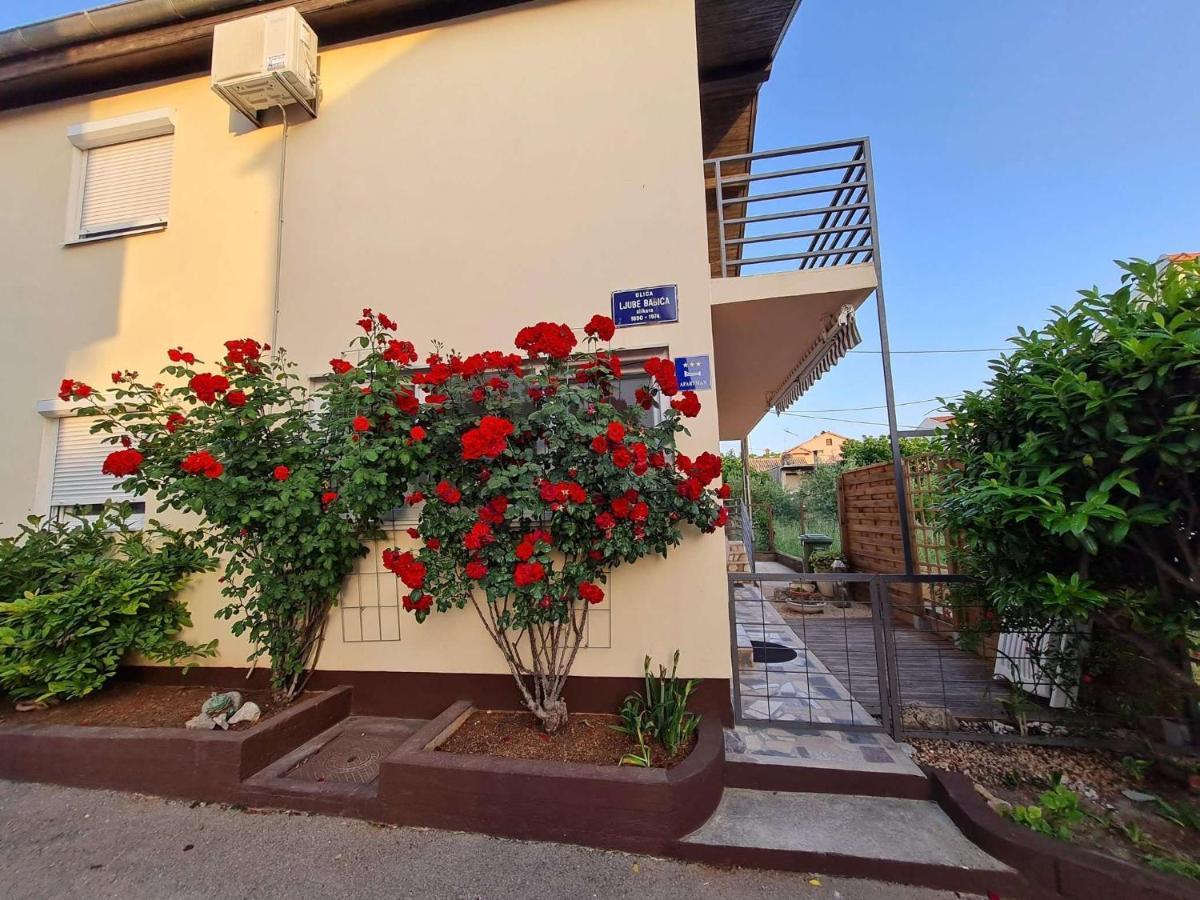 Apartmani Lovre I Zara Kültér fotó