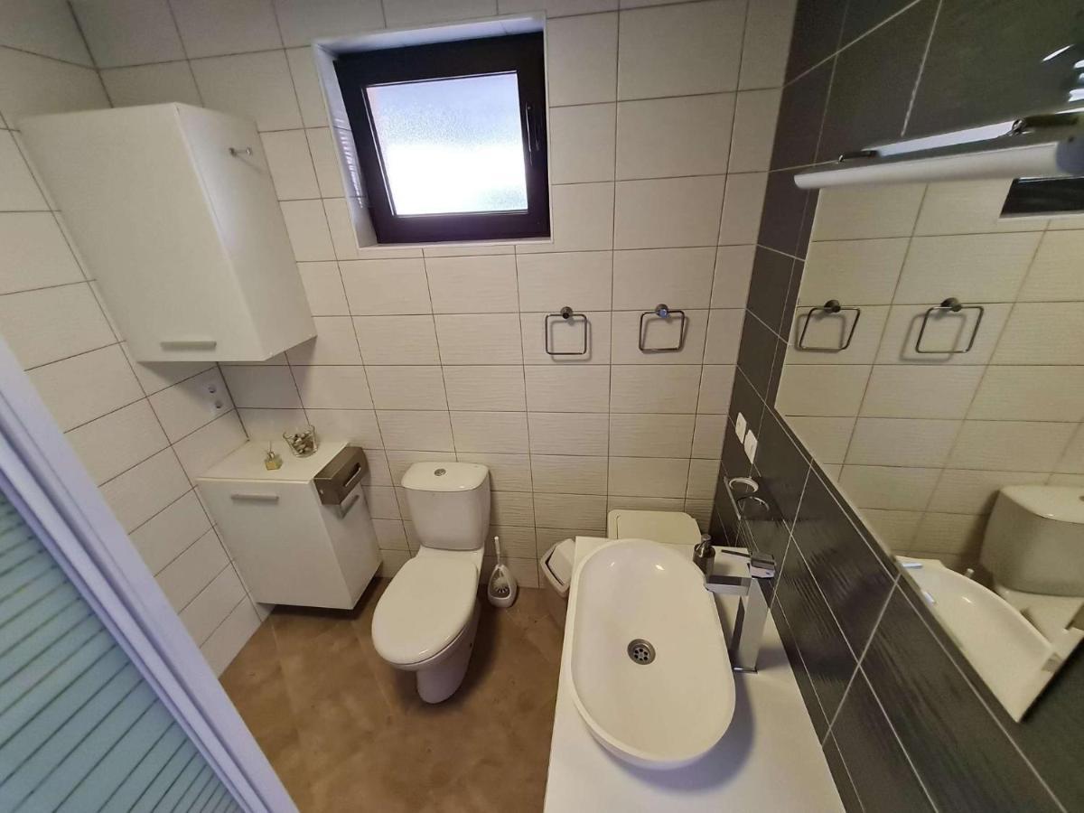Apartmani Lovre I Zara Kültér fotó