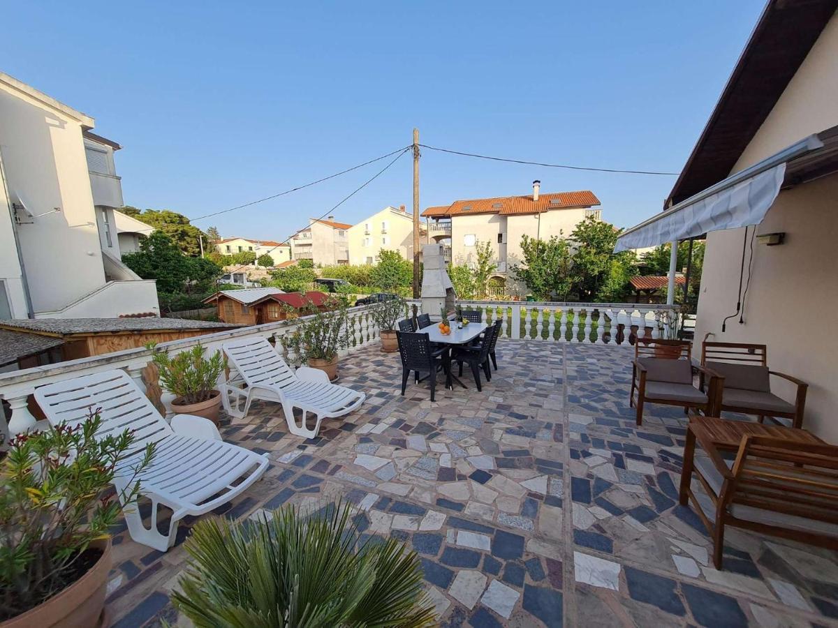 Apartmani Lovre I Zara Kültér fotó
