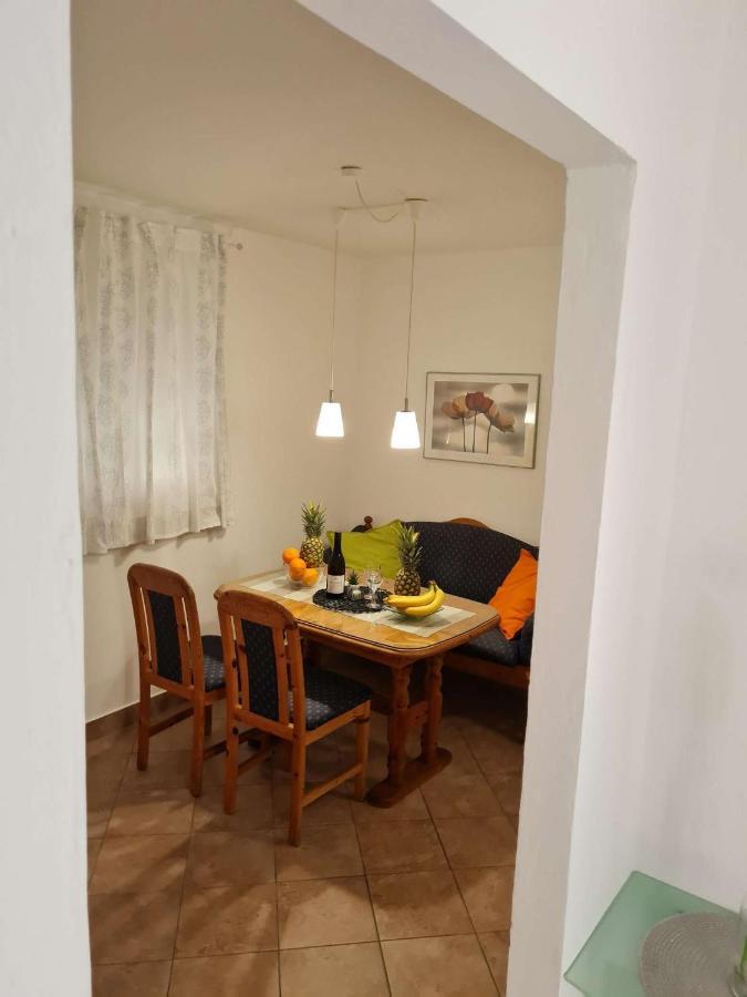 Apartmani Lovre I Zara Kültér fotó