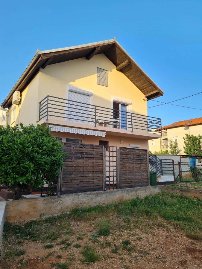 Apartmani Lovre I Zara Kültér fotó