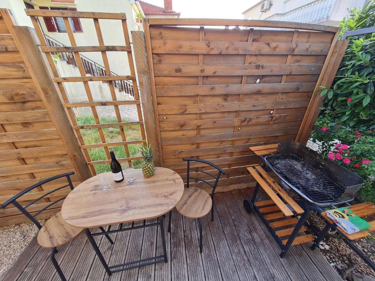 Apartmani Lovre I Zara Kültér fotó