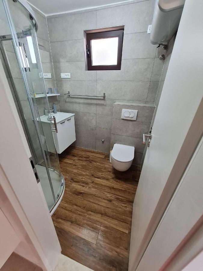 Apartmani Lovre I Zara Kültér fotó