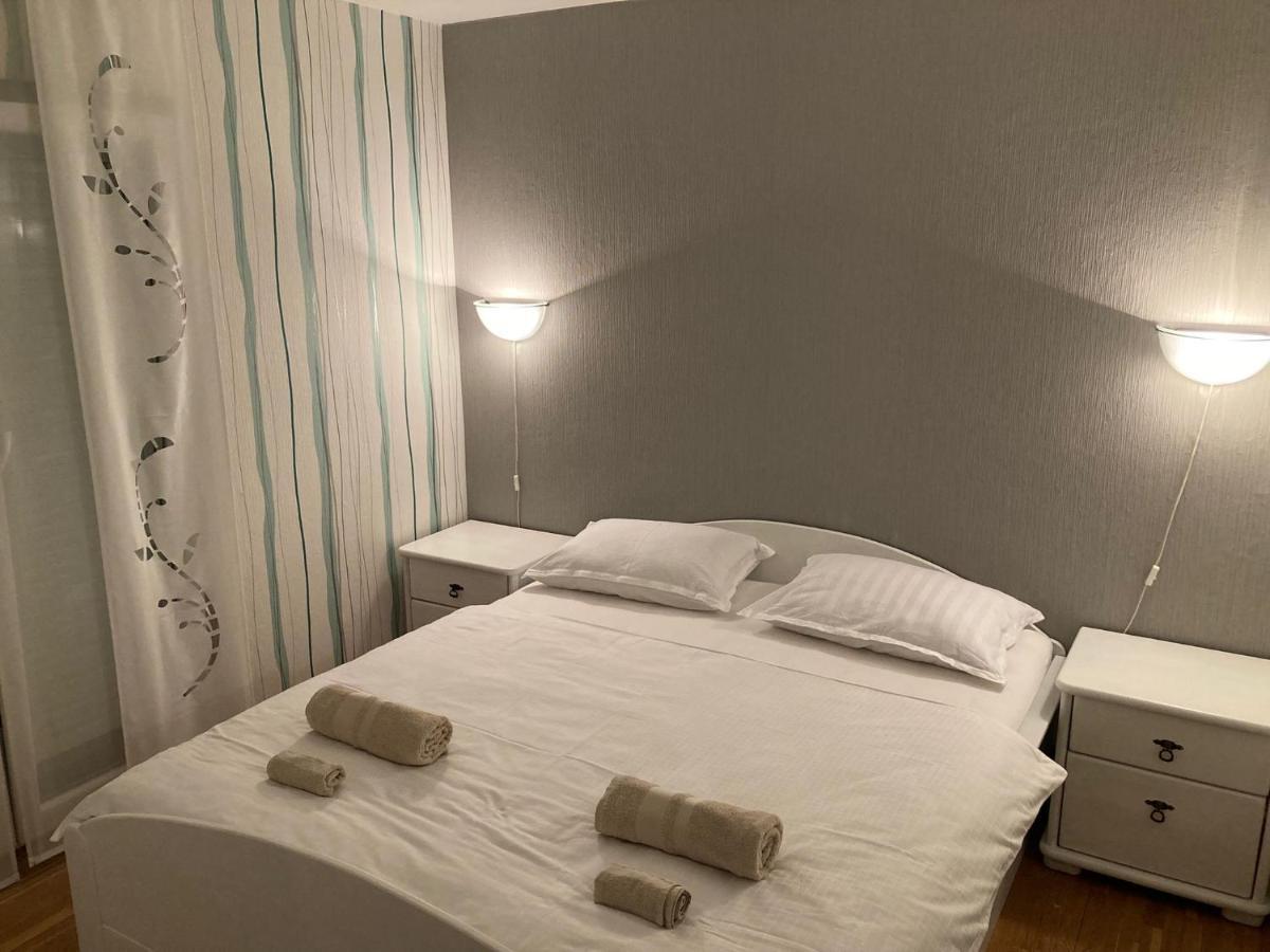 Apartmani Lovre I Zara Kültér fotó
