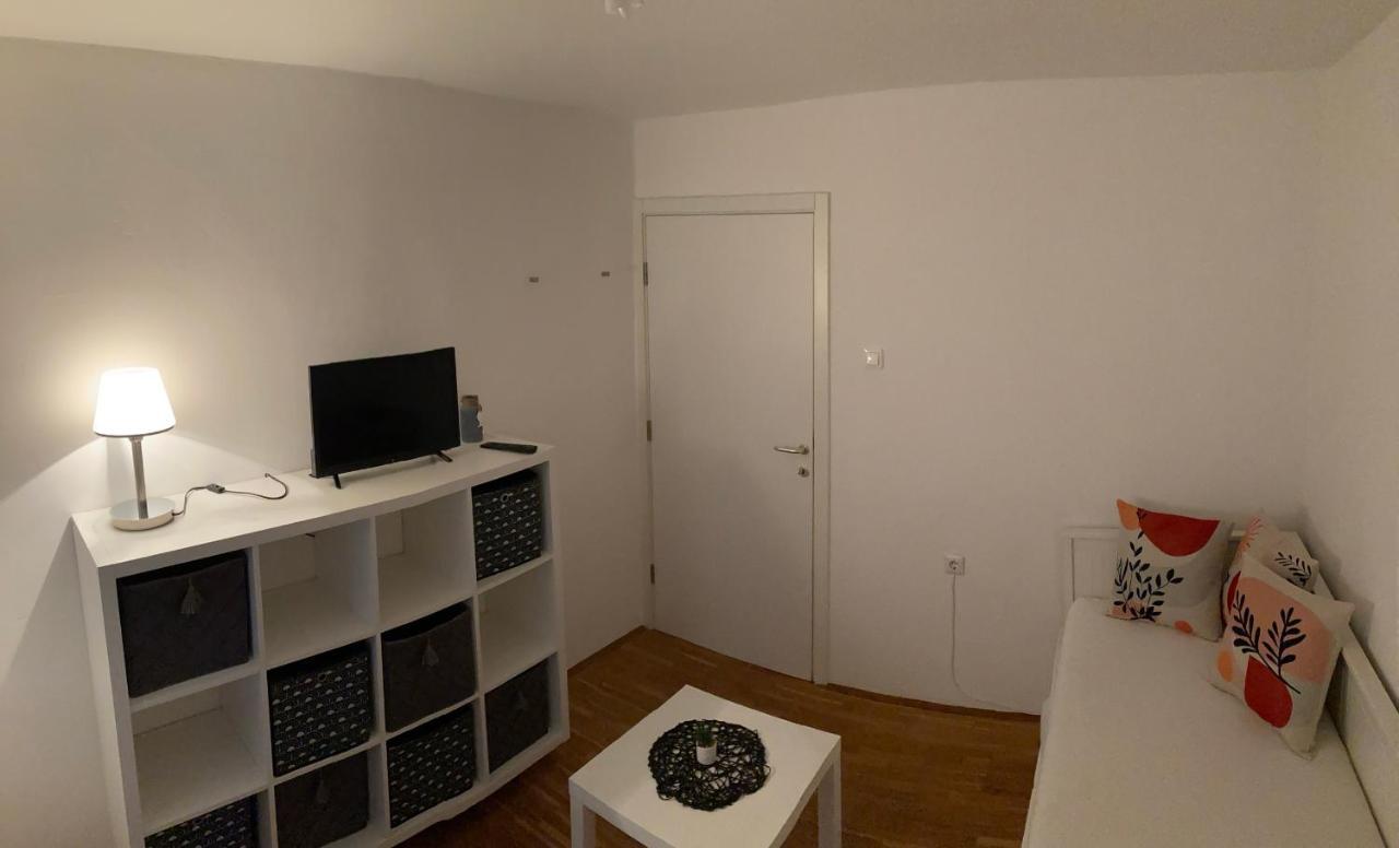 Apartmani Lovre I Zara Kültér fotó