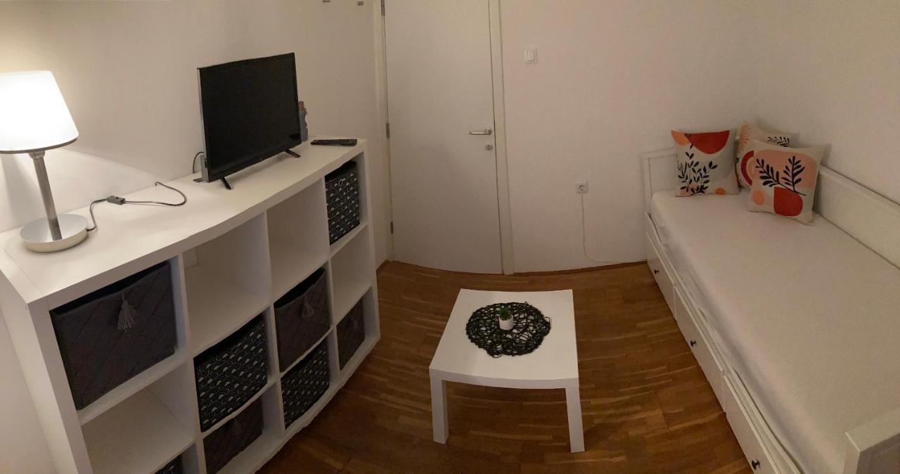 Apartmani Lovre I Zara Kültér fotó